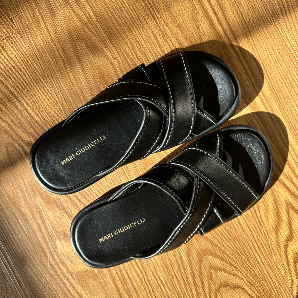 Mari Giudicelli Black Leather Slides